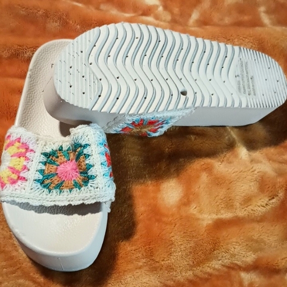 Dirty Laundry - Picture 2 of 3